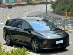 2025 Li Auto i8 Standard, чёрный — фото 4