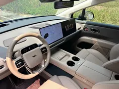 2025 Li Auto i8 Standard, чёрный — фото 5