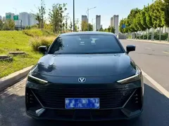 2023 Changan UNI-V 1.5T Premium — фото 2
