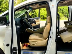 2021 Toyota Alphard Hybrid 2.5L Premium, белый — фото 9