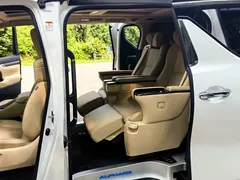 2021 Toyota Alphard Hybrid 2.5L Premium, белый — фото 10