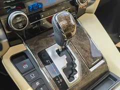 2021 Toyota Alphard Hybrid 2.5L Premium, белый — фото 13