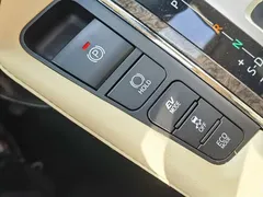 2021 Toyota Alphard Hybrid 2.5L Premium, белый — фото 17