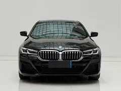 2022 BMW 5 Series 530i M Sport Package, чёрный — фото 2