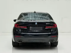 2022 BMW 5 Series 530i M Sport Package, чёрный — фото 8