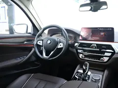 2022 BMW 5 Series 530Li Leading Luxury Package, белый — фото 14