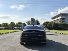 2024 Audi A8L 50 TFSI quattro, чёрный — фото 18