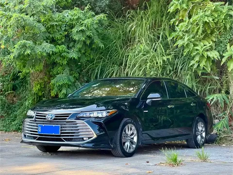 2019 Toyota Avalon Hybrid 2.5L Luxury