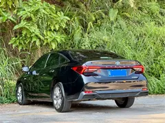 2019 Toyota Avalon Hybrid 2.5L Luxury, чёрный — фото 4