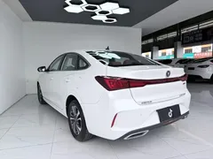 2022 Changan Eado PLUS 1.4T GDI DCT Premium, белый — фото 9