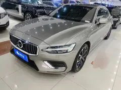 2022 Volvo S60 B4 Luxury — фото 1
