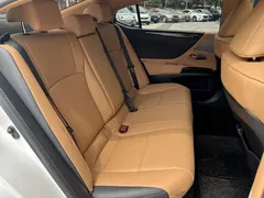 2022 Lexus ES 300h Excellence, белый — фото 5