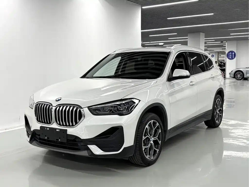 2022 BMW X1