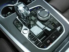 2022 BMW X7 xDrive40i Luxury Package, синий — фото 10