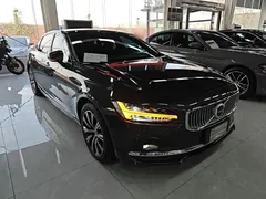 2021 Volvo S90 — фото 4