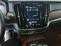 2021 Volvo S90 — фото 13