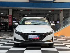 2022 Hyundai Elantra 1.5L CVT LUX Premium, белый — фото 2