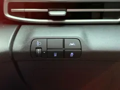 2022 Hyundai Elantra 1.5L CVT LUX Premium, белый — фото 14