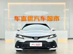 2021 Toyota Camry 2.0G Luxury, белый — фото 3