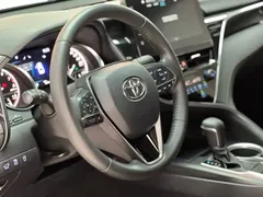 2021 Toyota Camry 2.0G Luxury, белый — фото 7