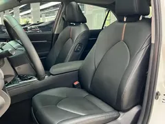 2021 Toyota Camry 2.0G Luxury, белый — фото 9