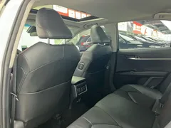 2021 Toyota Camry 2.0G Luxury, белый — фото 11