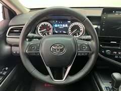 2021 Toyota Camry 2.0G Luxury, белый — фото 13