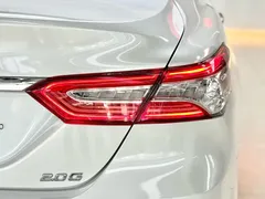 2021 Toyota Camry 2.0G Luxury, белый — фото 17