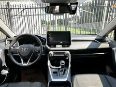 2020 Toyota RAV4 2.0L CVT 2WD Fashion, белый — фото 4