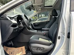 2020 Toyota RAV4 2.0L CVT 2WD Fashion, белый — фото 9