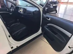 2021 Kia Yipao 1.4L CVT Sunroof, белый — фото 4