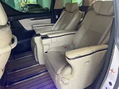 2020 Toyota Alphard 2.5L Hybrid Premium, белый — фото 7