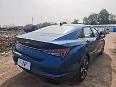 2021 Hyundai Elantra 1.5L CVT LUX Premium, синий — фото 9