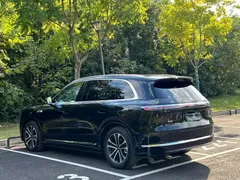 2026 Aito M7 EREV Ultra 4WD 5-seat 192-line Lidar, чёрный — фото 15