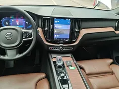 2022 Volvo XC60 T8 PHEV 4WD Luxury, белый — фото 13