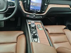 2022 Volvo XC60 T8 PHEV 4WD Luxury, белый — фото 14