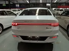 2024 BYD Qin PLUS Honor DM-i PHEV 55km Leading, белый — фото 6