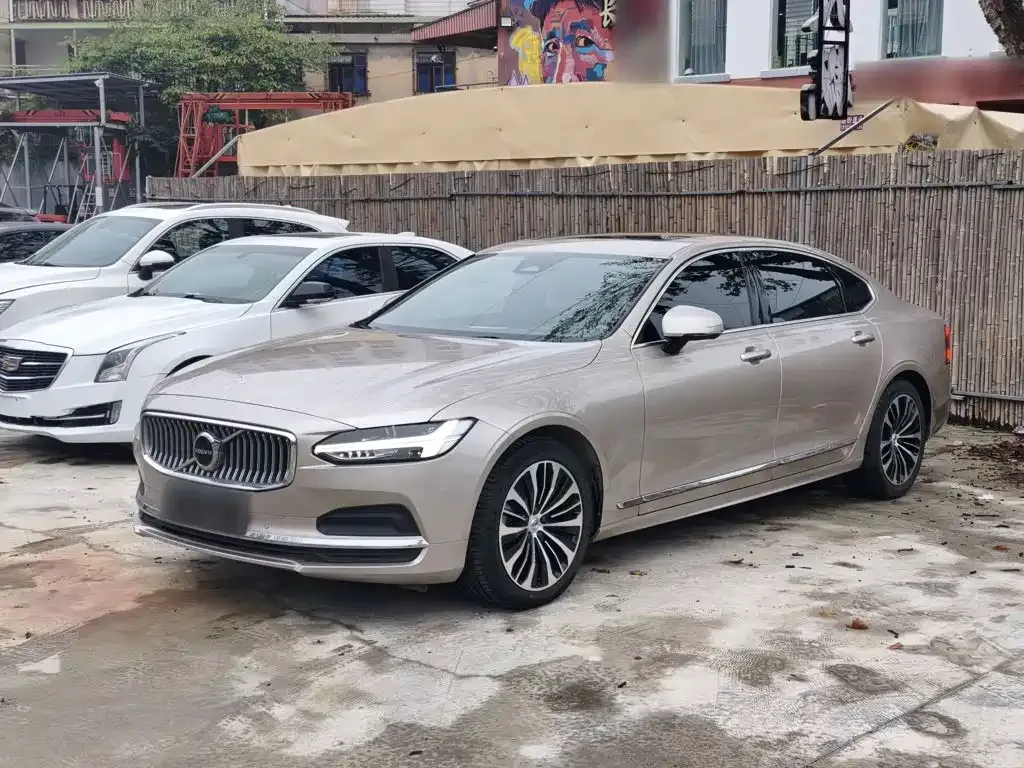 2023 Volvo S90