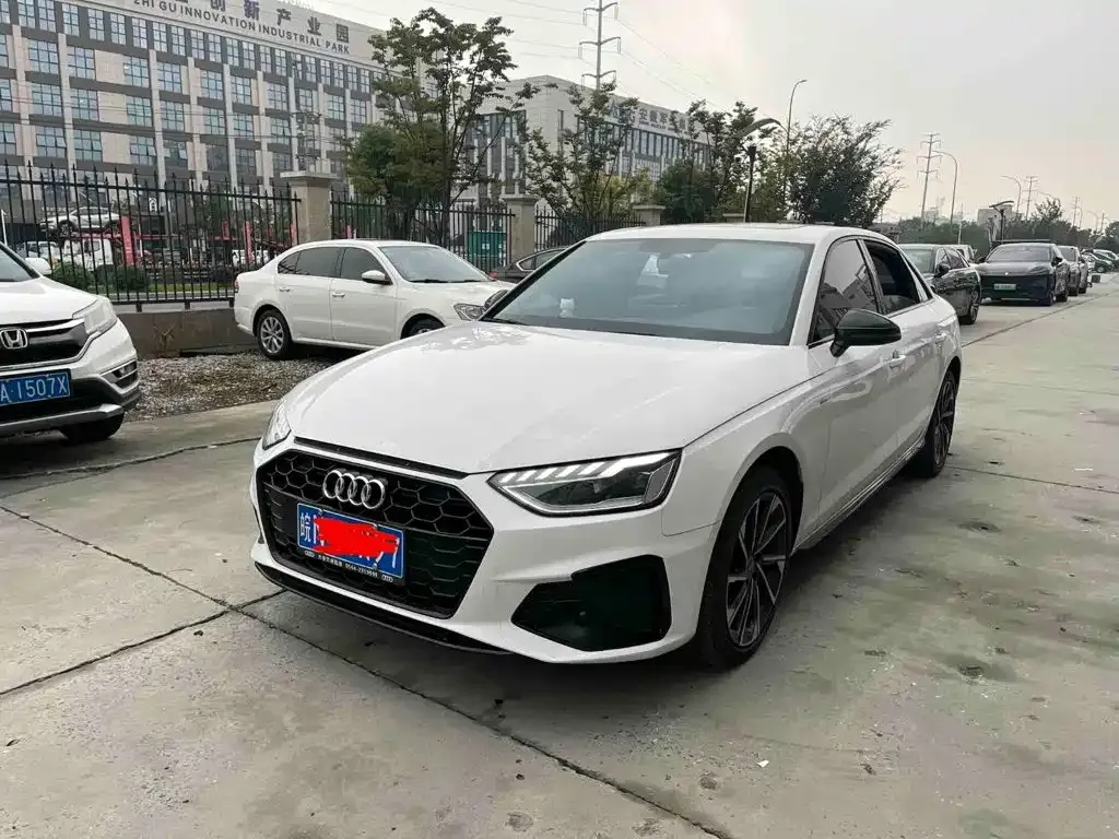 2023 Audi A4L 40 TFSI Luxury Dynamic