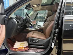 2023 BMW X7 xDrive40i Luxury Package, чёрный — фото 4