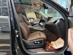 2023 BMW X7 xDrive40i Luxury Package, чёрный — фото 7
