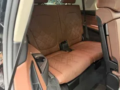 2023 BMW X7 xDrive40i Luxury Package, чёрный — фото 12