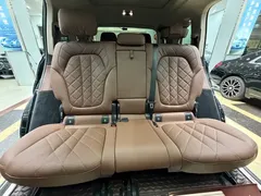 2023 BMW X7 xDrive40i Luxury Package, чёрный — фото 13