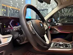 2023 BMW X7 xDrive40i Luxury Package, чёрный — фото 17