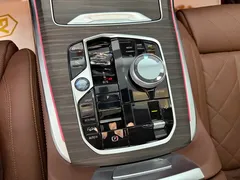 2023 BMW X7 xDrive40i Luxury Package, чёрный — фото 21
