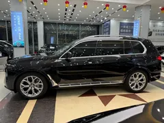 2023 BMW X7 xDrive40i Luxury Package, чёрный — фото 26