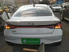 2022 Hyundai Elantra 1.5L CVT LUX Premium, белый — фото 6