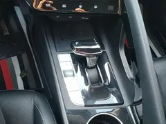 2022 Hyundai Elantra 1.5L CVT LUX Premium, белый — фото 14