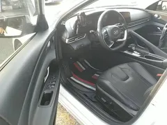 2022 Hyundai Elantra 1.5L CVT LUX Premium, белый — фото 16