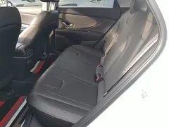 2022 Hyundai Elantra 1.5L CVT LUX Premium, белый — фото 17